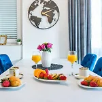 Bluesky Deluxe Apartment Free Parking